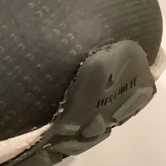 Mens Sz 12 - Nike Air Zoom Pegasus 38 Shield Black Shoes DC4073-001 *SEPARATION* - Picture 4 of 13